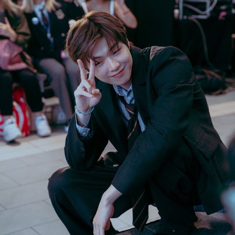 Behind-the-scenes cut of Secret Garden