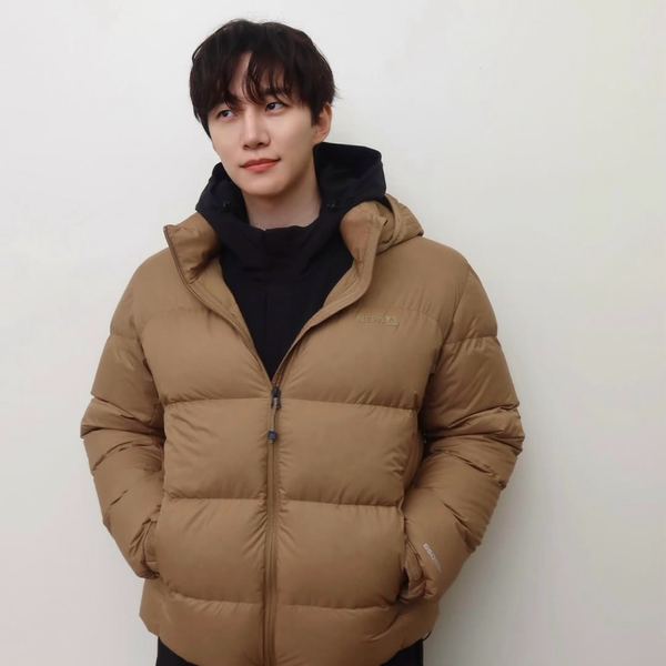 Representative photo of Lee Junho (1995) showing their charm