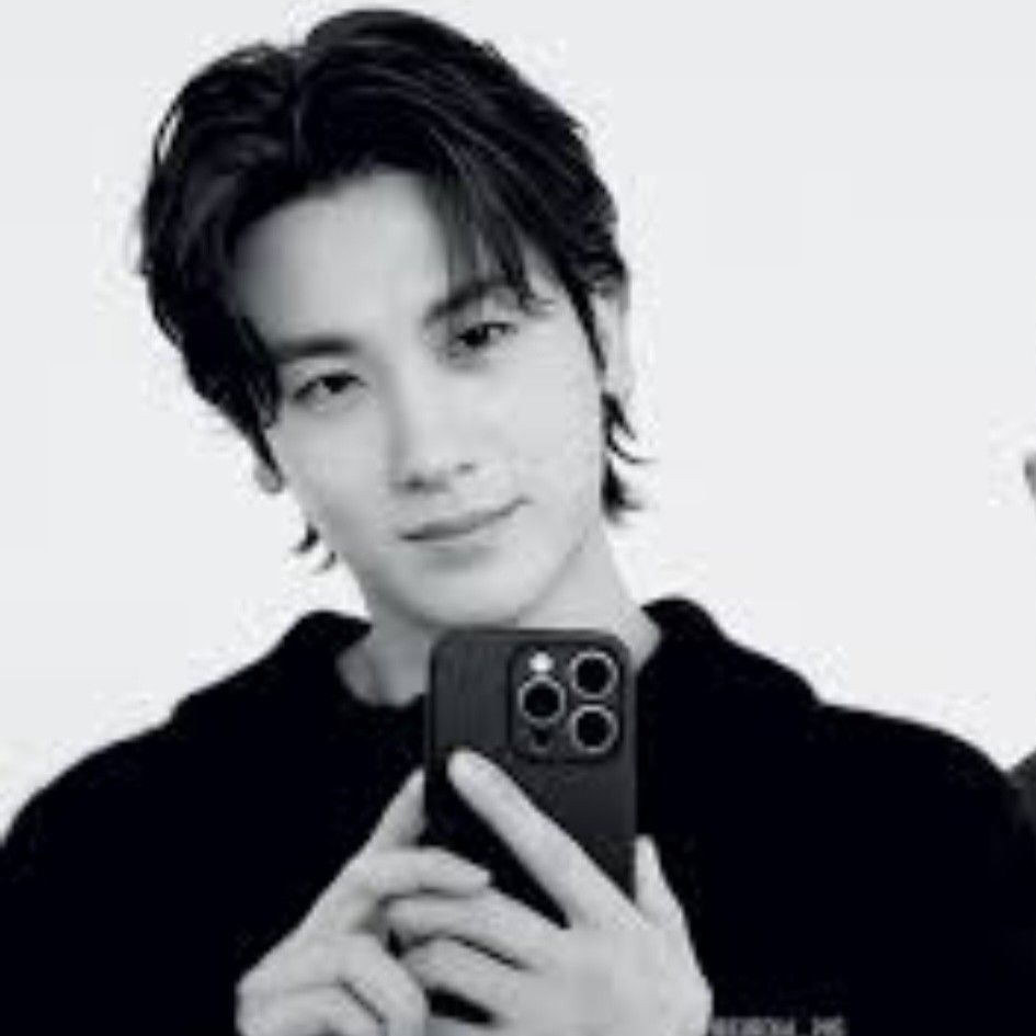 Behind-the-scenes cut of Park Hyungsik