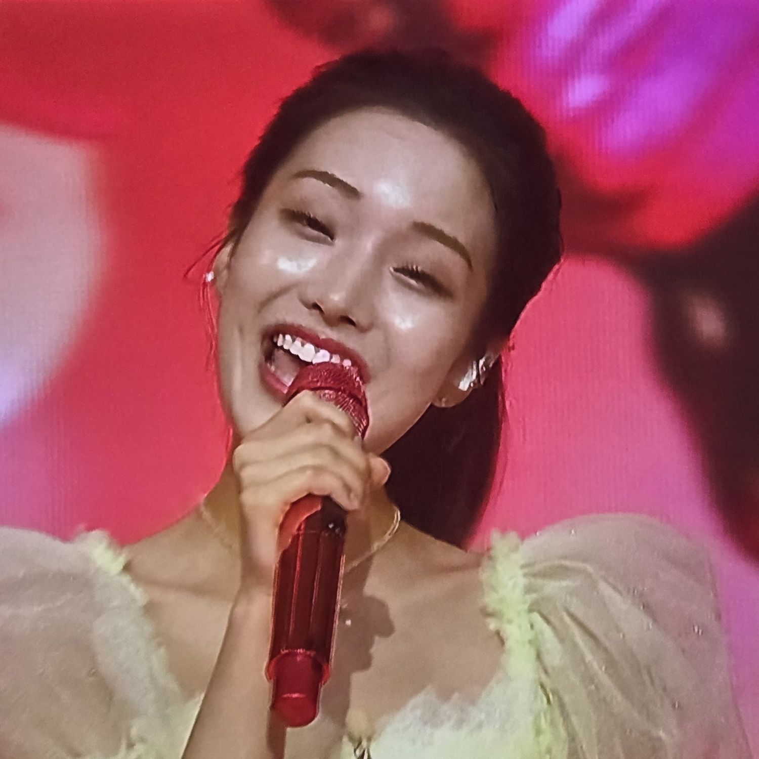 Behind-the-scenes cut of Kim Soyeon (2004)