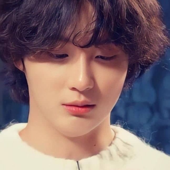 Latest photo of Yoon Shiyoon