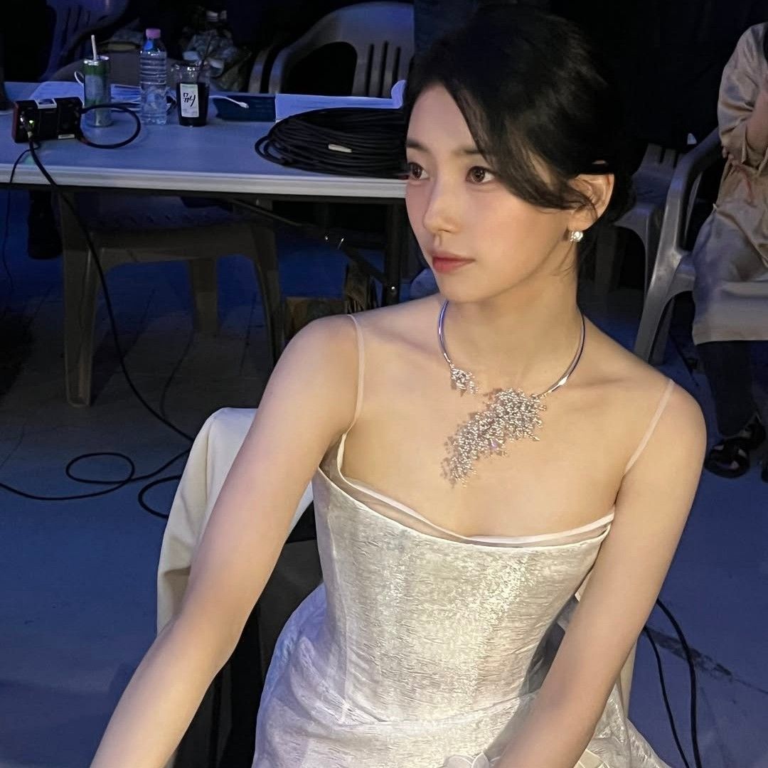 Behind-the-scenes cut of Bae Suzy