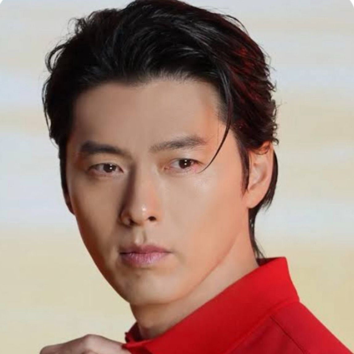 A moment captured by a fan of Hyun Bin