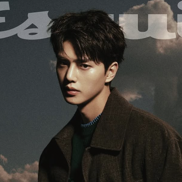 A moment captured by a fan of Song Kang