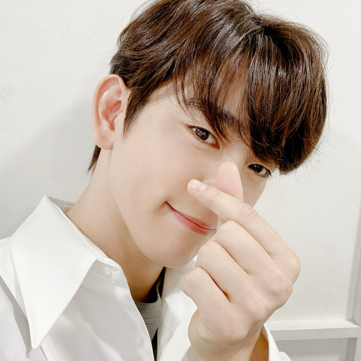 Behind-the-scenes cut of Park Jinyoung