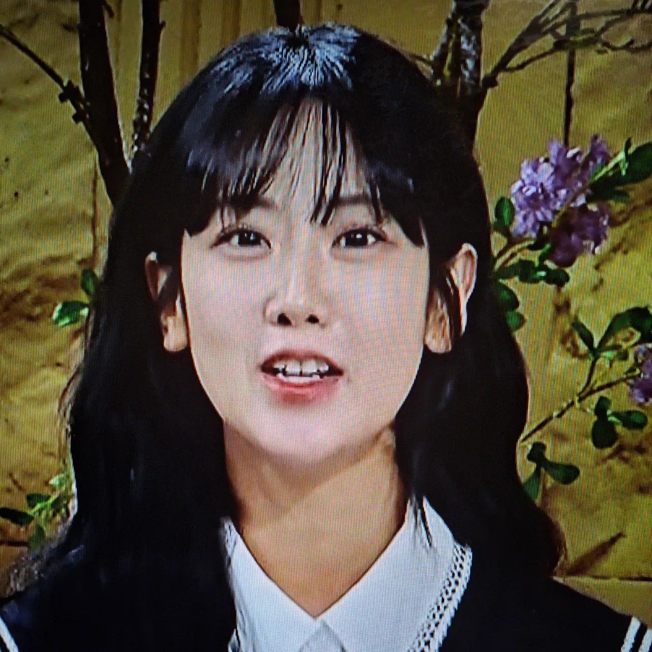 A moment captured by a fan of Kang Hyeyeon