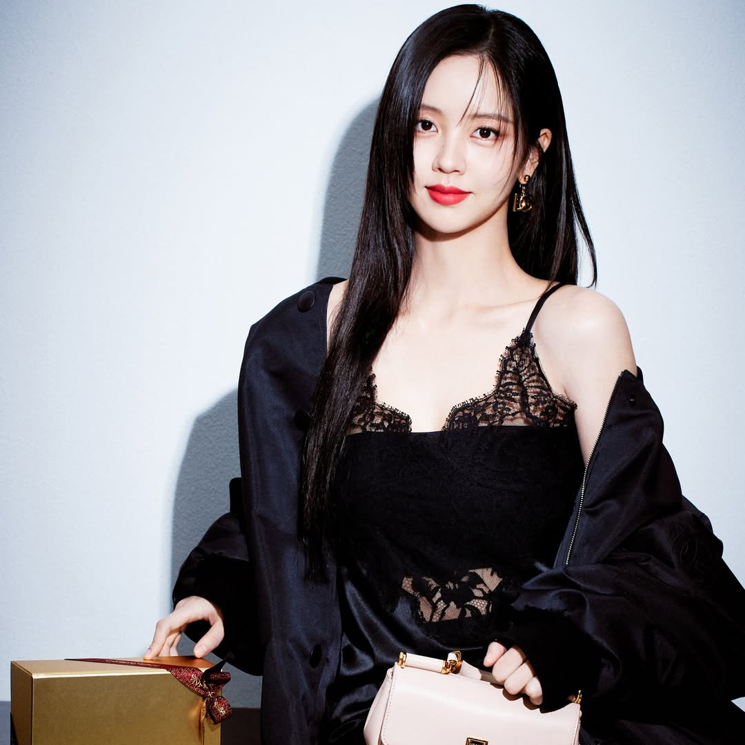 Behind-the-scenes cut of Kim Sohyun