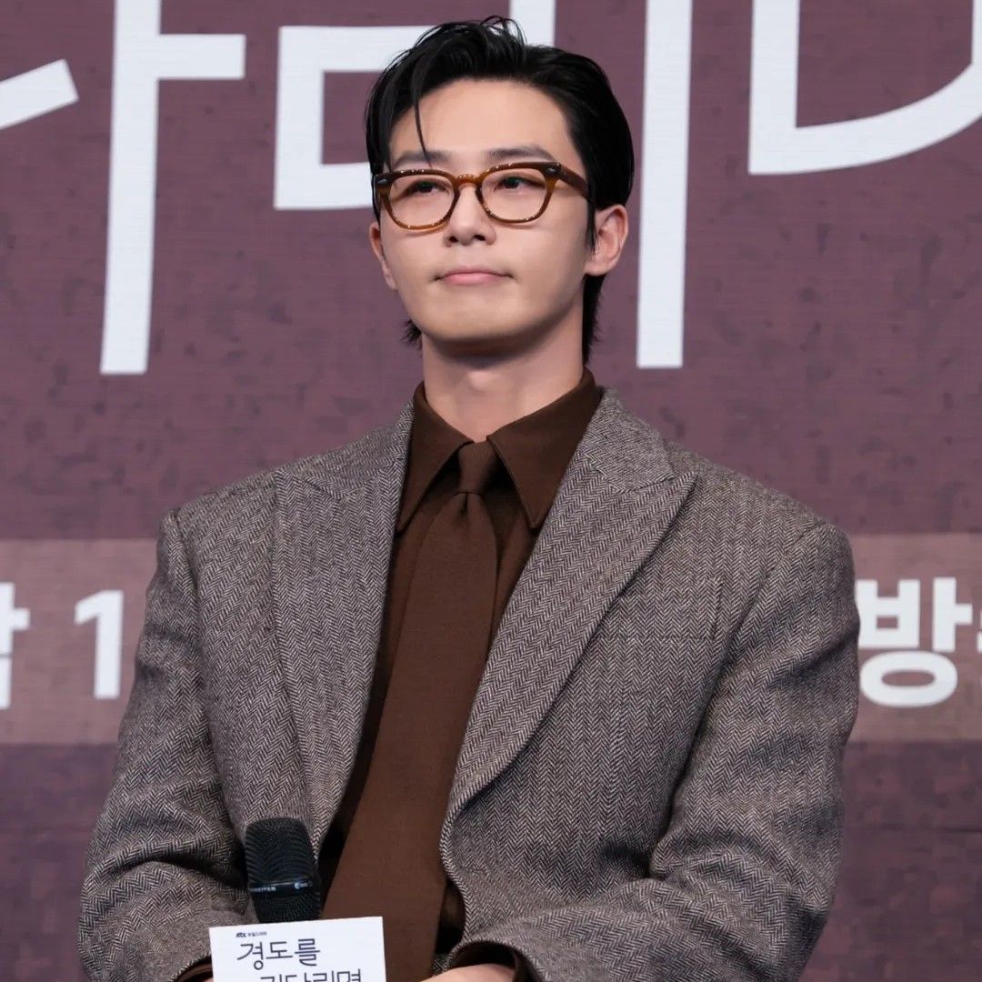 A moment captured by a fan of Park Seojoon