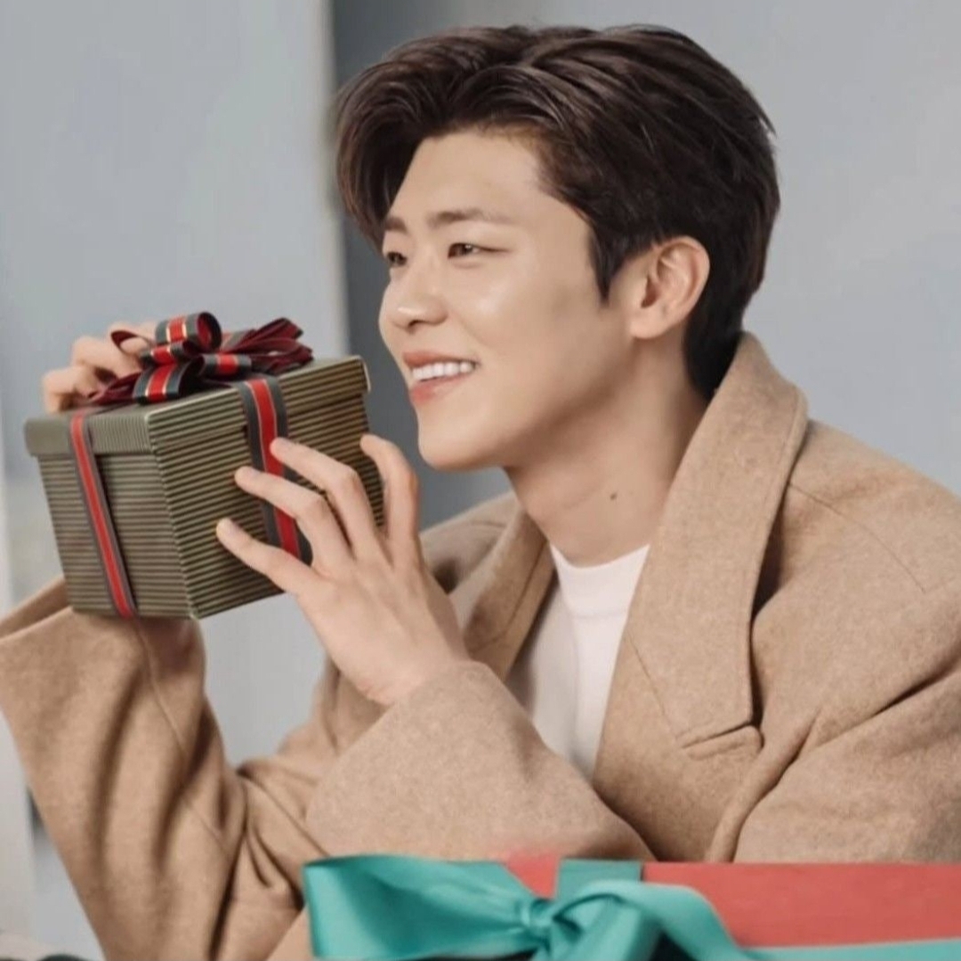 Momen yang diabadikan oleh penggemar Park Jihyeon