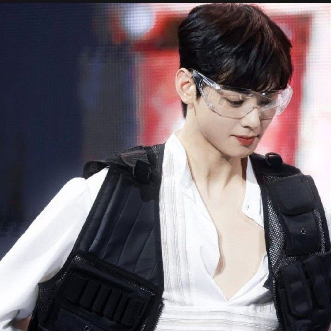 Latest photo of Cha Eunwoo