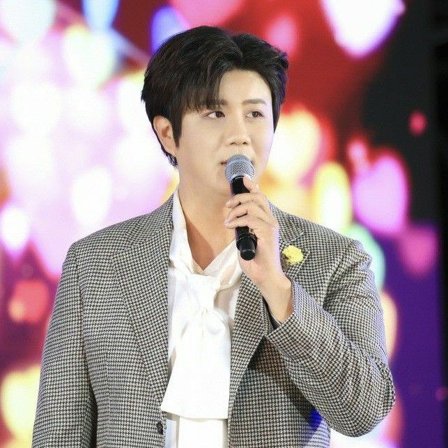 粉丝拍下的晋海成瞬间