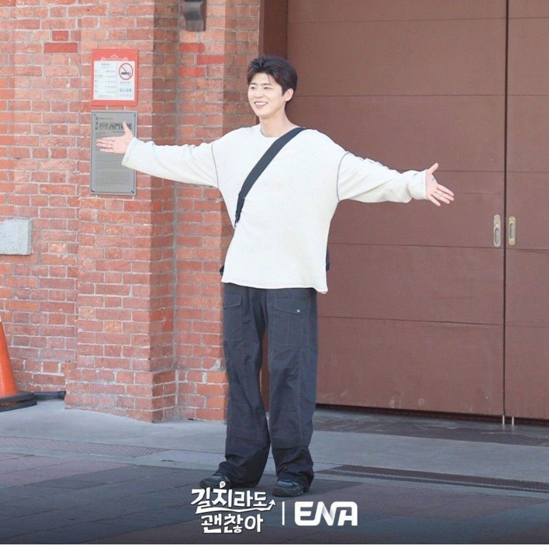 粉絲拍下的朴志賢瞬間