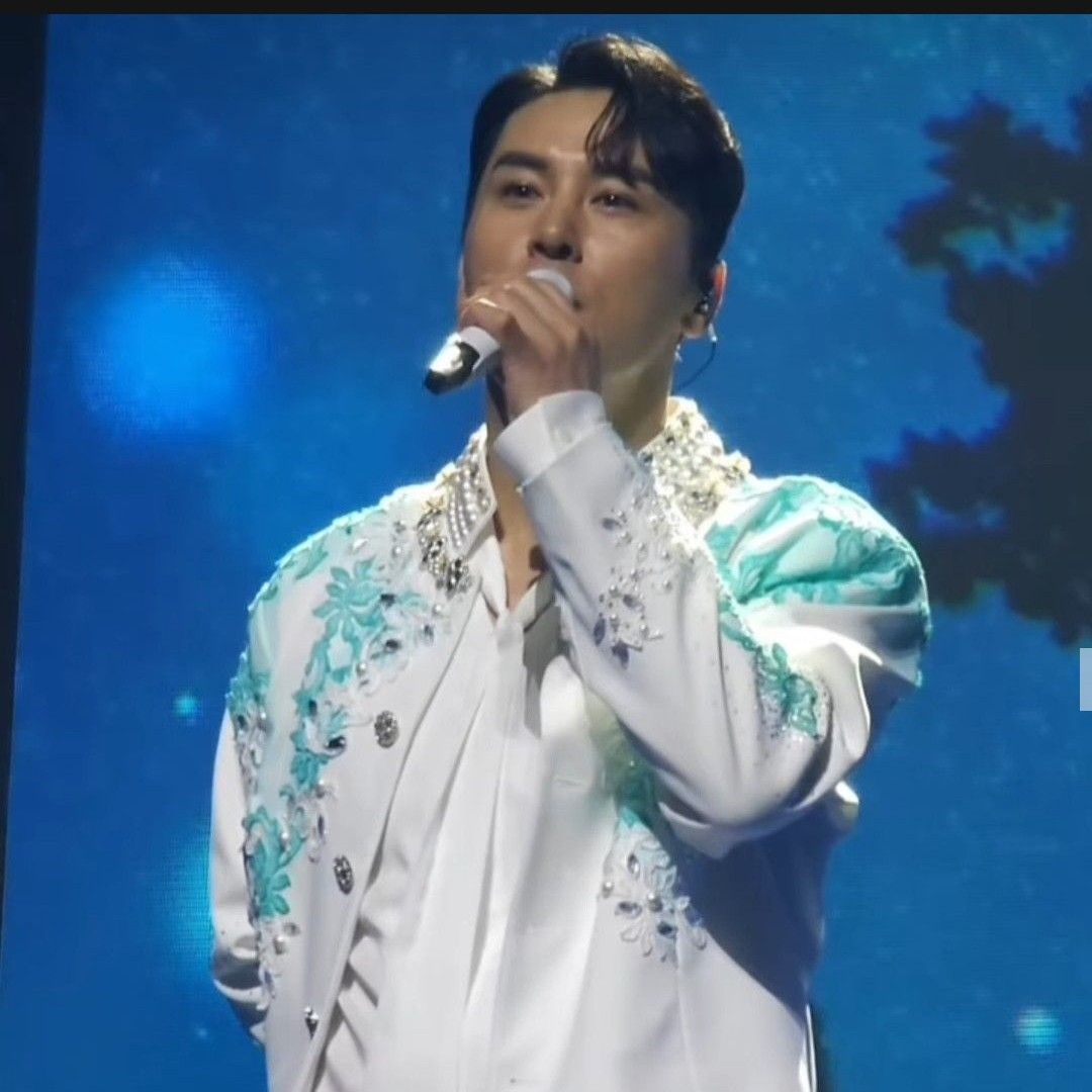 チャン・ミンホの最近の活動ショット