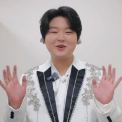 Behind-the-scenes cut of Park Sungon