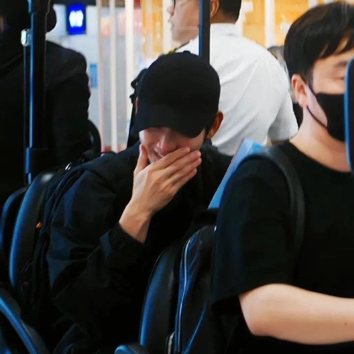 粉絲拍下的金秀賢瞬間