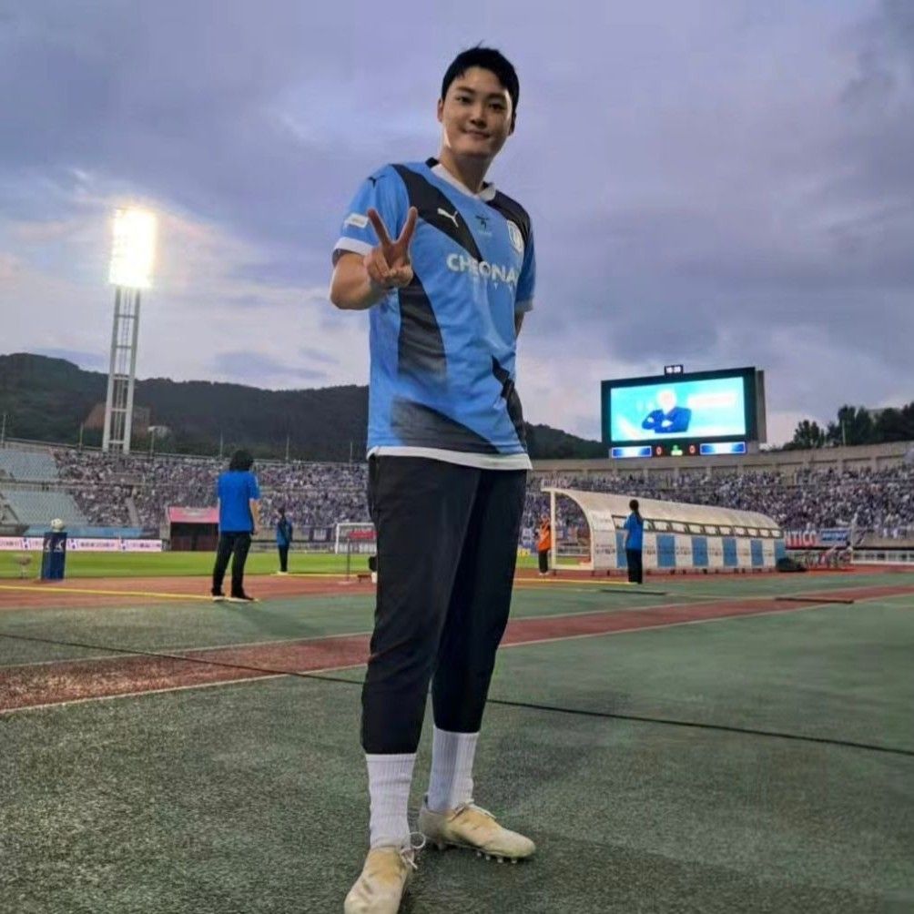 Latest photo of Kim Kyungmin
