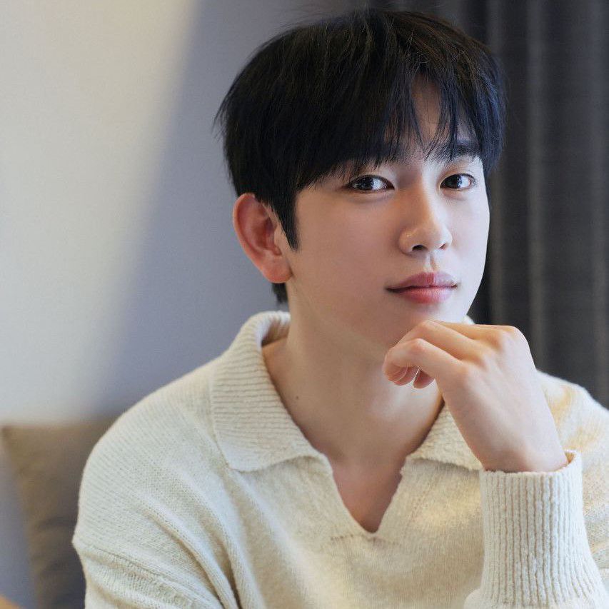 Momen yang diabadikan oleh penggemar Park Jinyoung