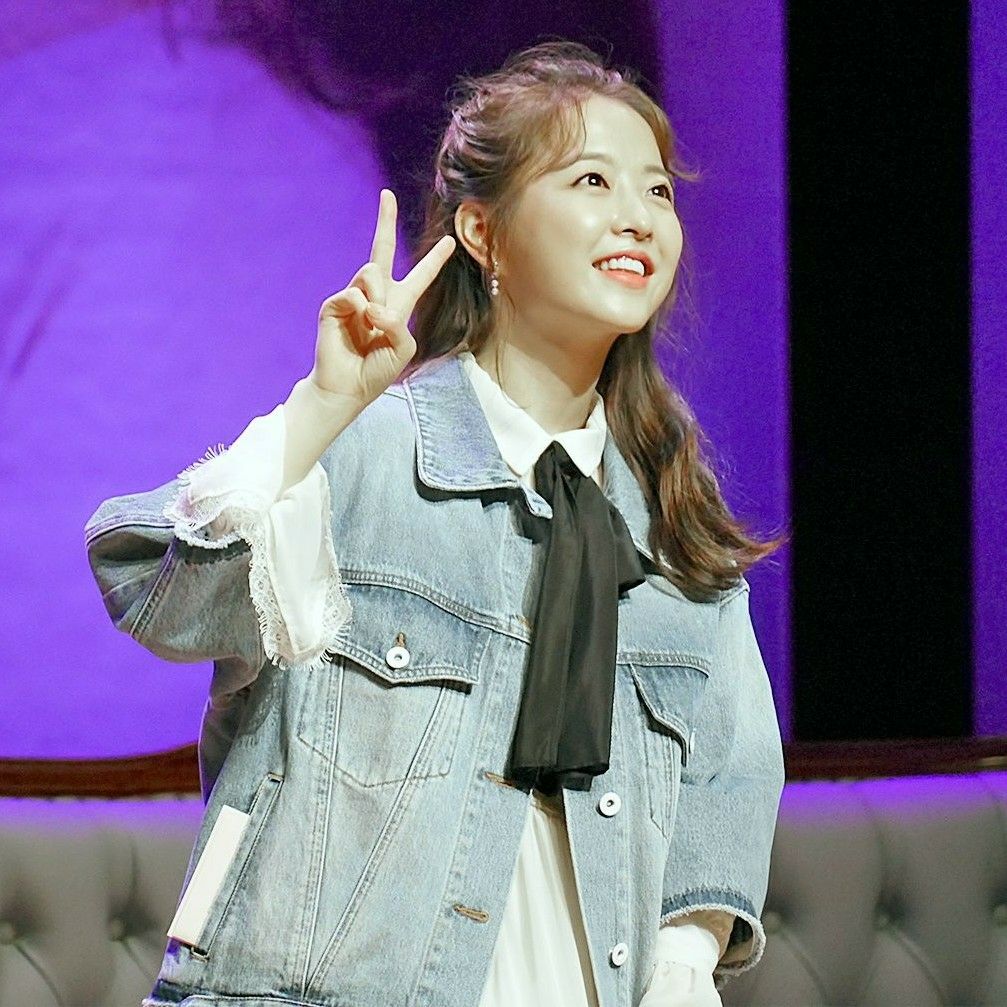 A moment captured by a fan of Park Boyoung