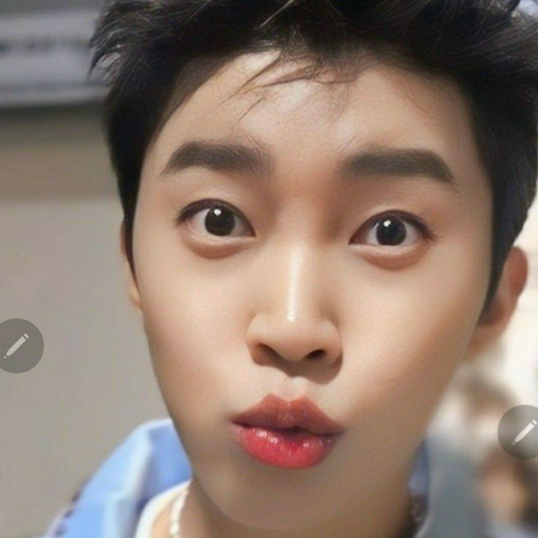 Momen yang diabadikan oleh penggemar Lim Youngwoong