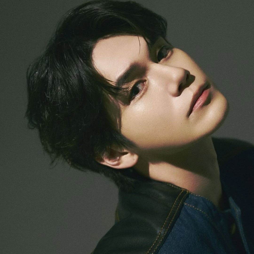 粉絲拍下的邕聖祐瞬間