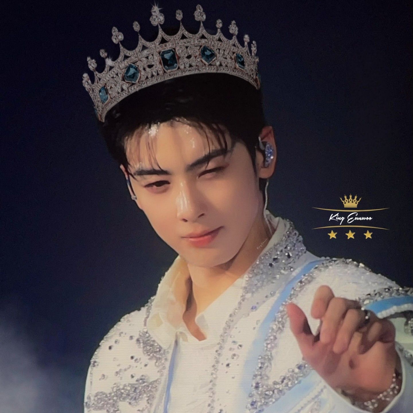 Behind-the-scenes cut of Cha Eunwoo