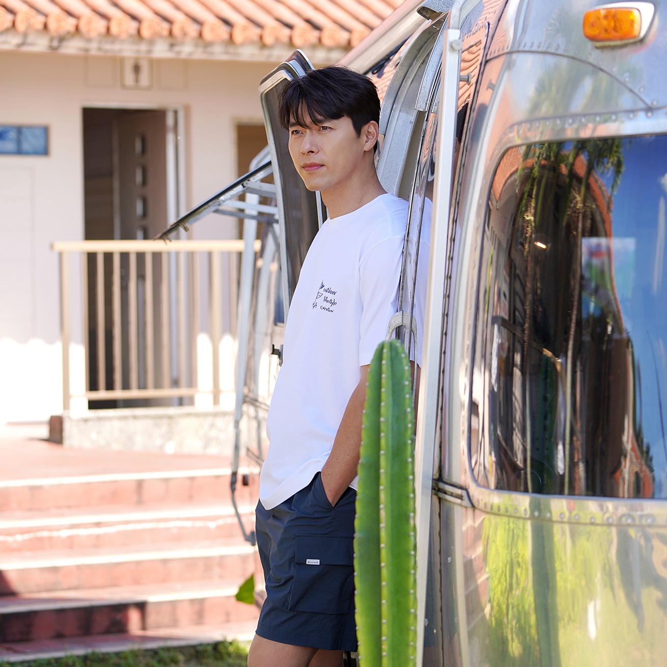 A moment captured by a fan of Hyun Bin