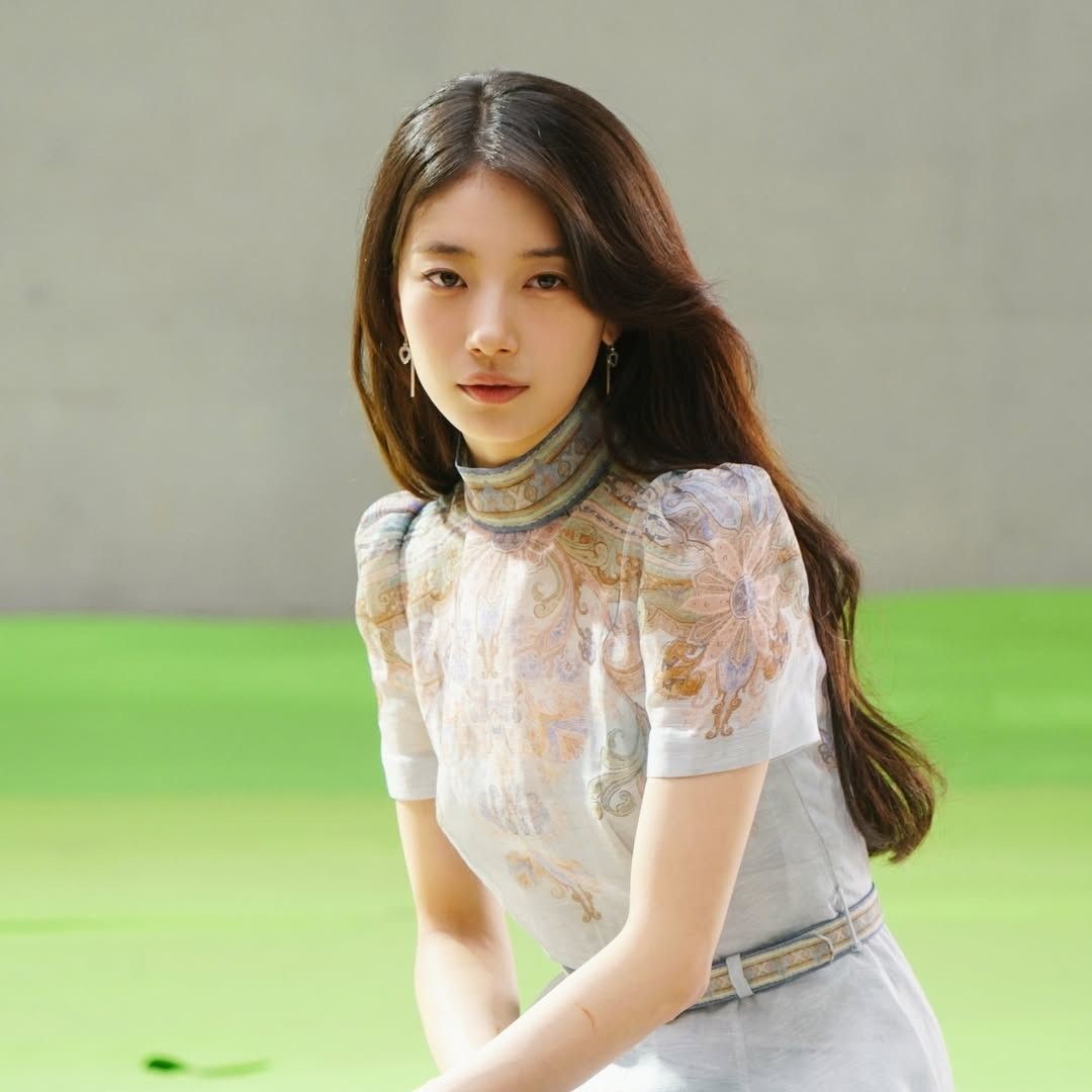 A moment captured by a fan of Bae Suzy