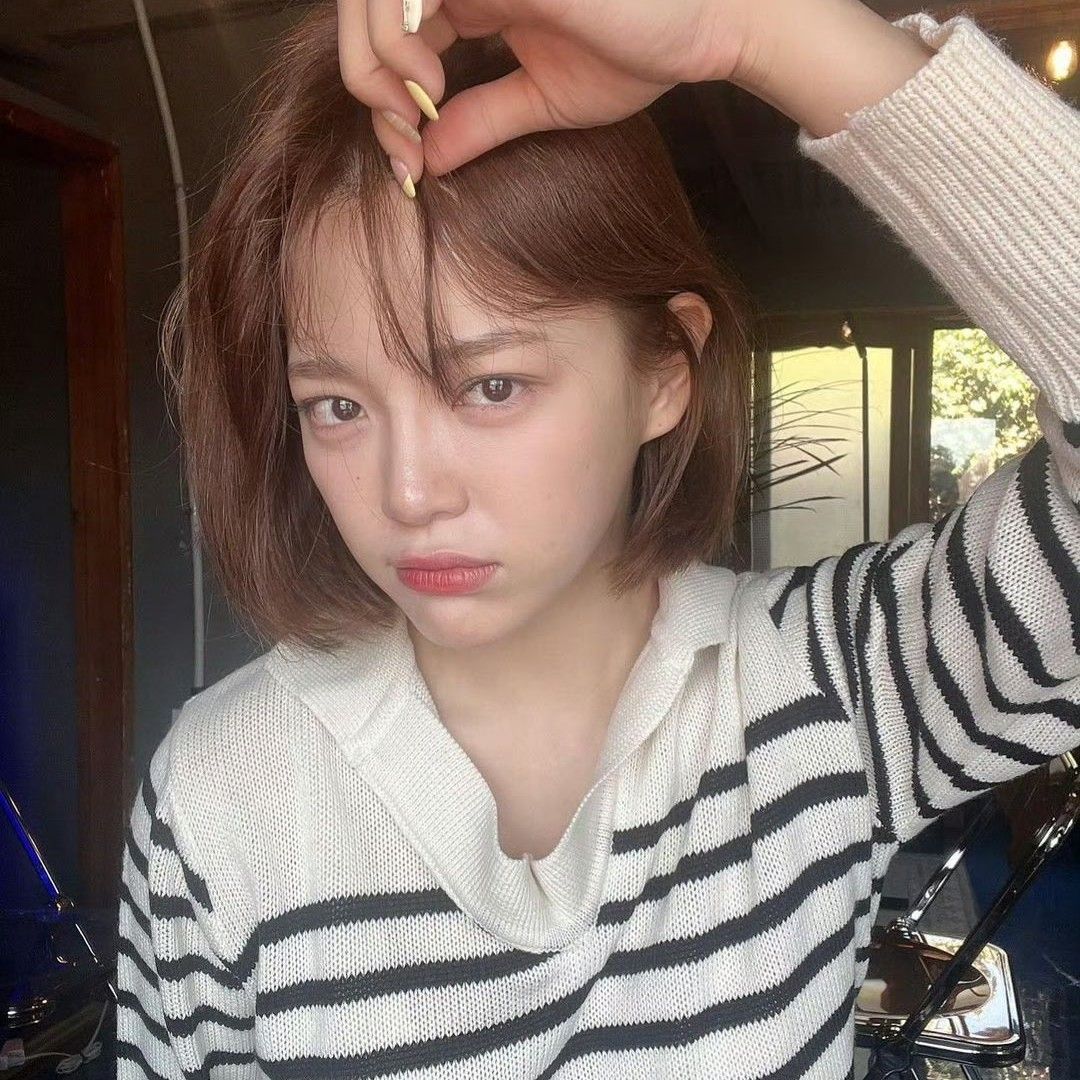 Behind-the-scenes cut of Kim Sejeong