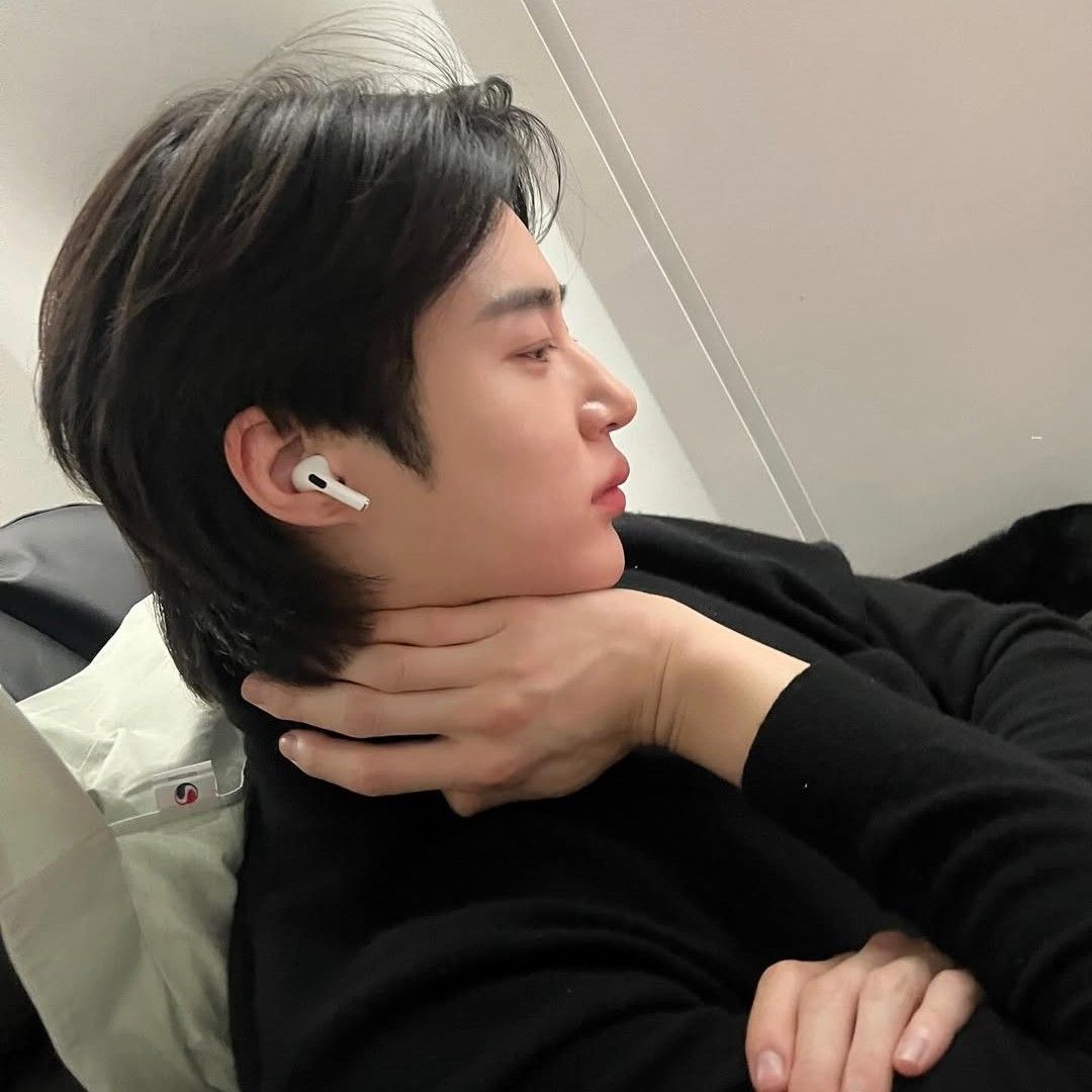 A moment captured by a fan of Byeon Wooseok