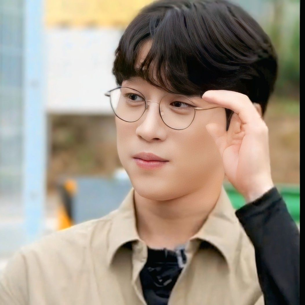 Recent activity shot of An Sunghoon