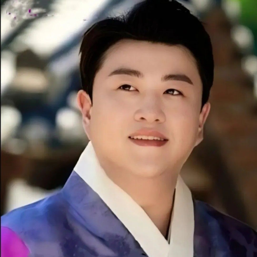 Foto terbaru dari Kim Hojoong