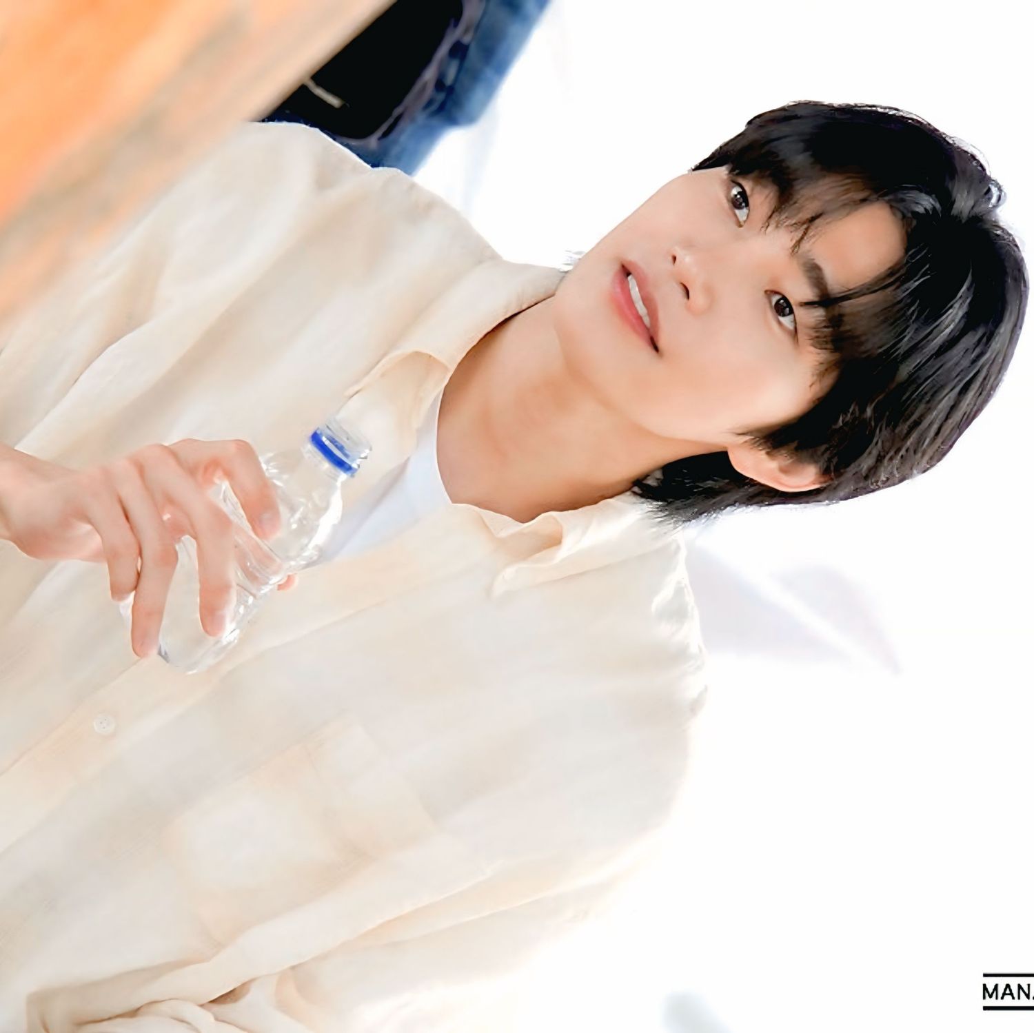 Behind-the-scenes cut of Kim Jaeyoung