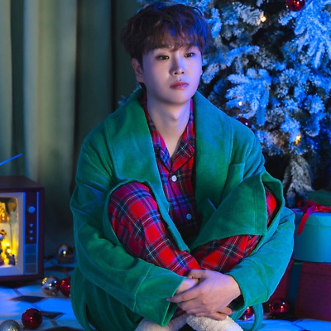 Recent activity shot of Song Minjun