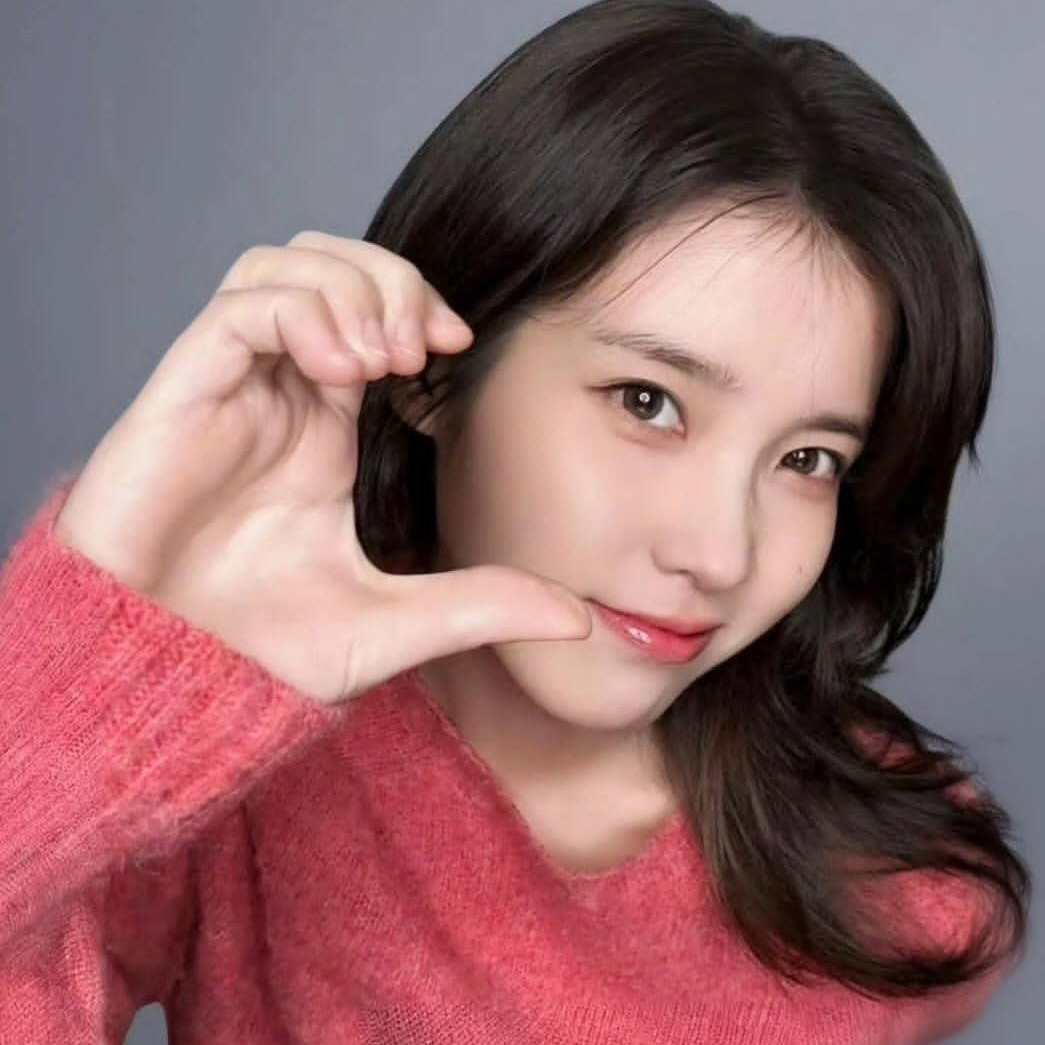 Behind-the-scenes cut of IU