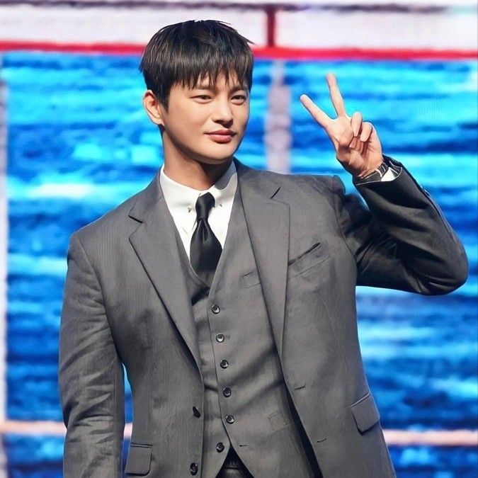 Latest photo of Seo Inguk