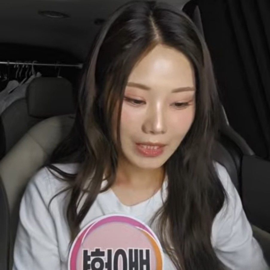 Behind-the-scenes cut of Bae Ahyeon
