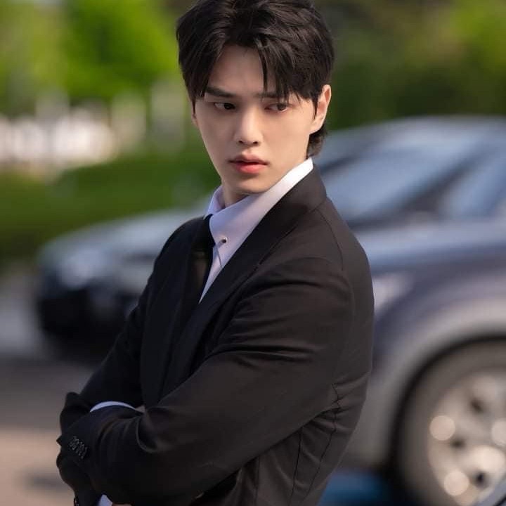 Behind-the-scenes cut of Song Kang