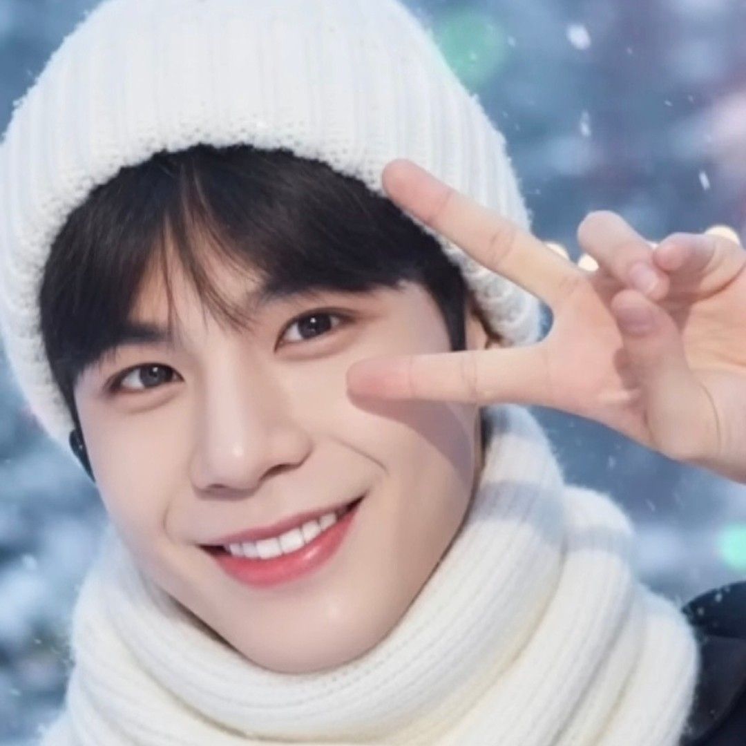 Recent activity shot of Jeong Dongwon