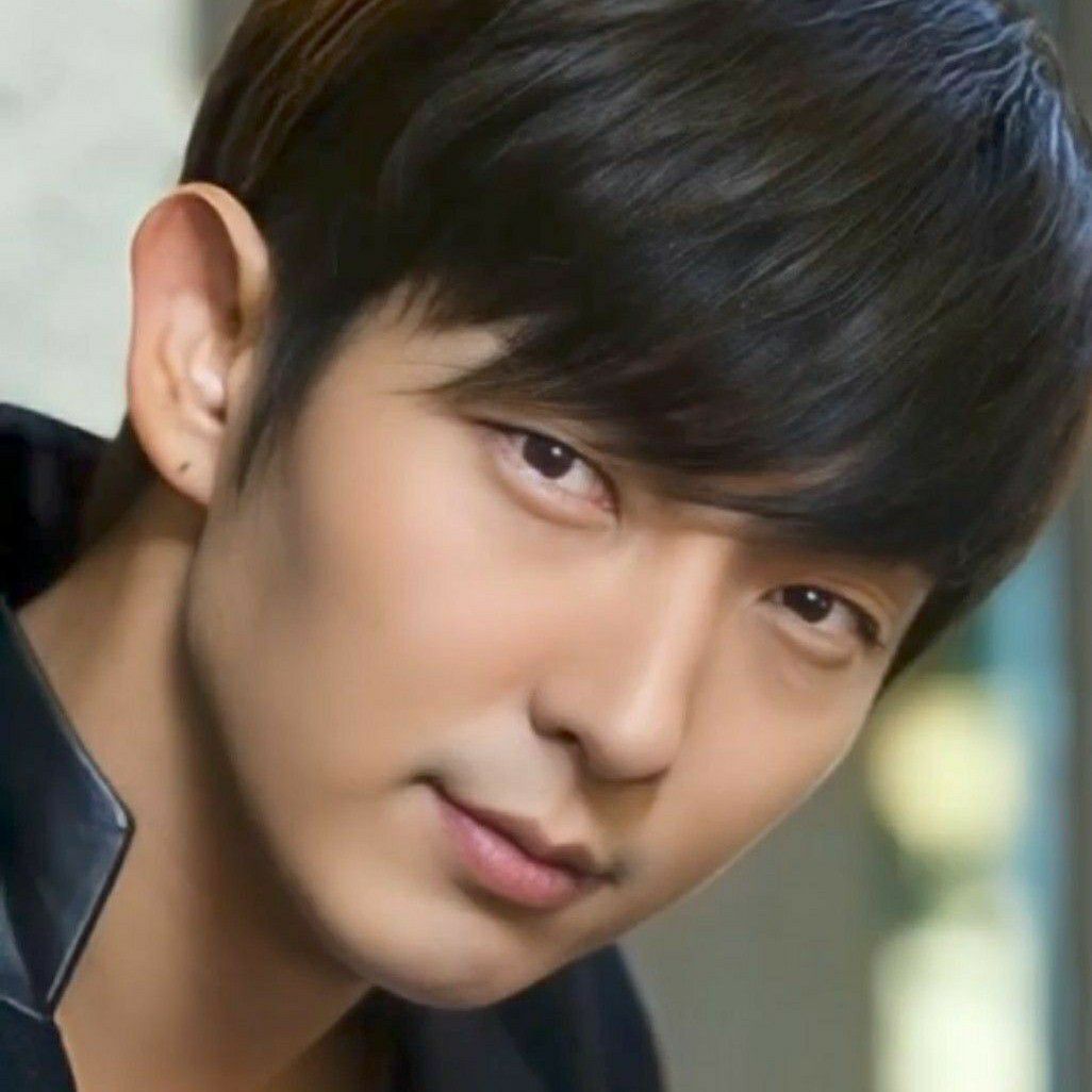 Recent activity shot of Lee Joongi