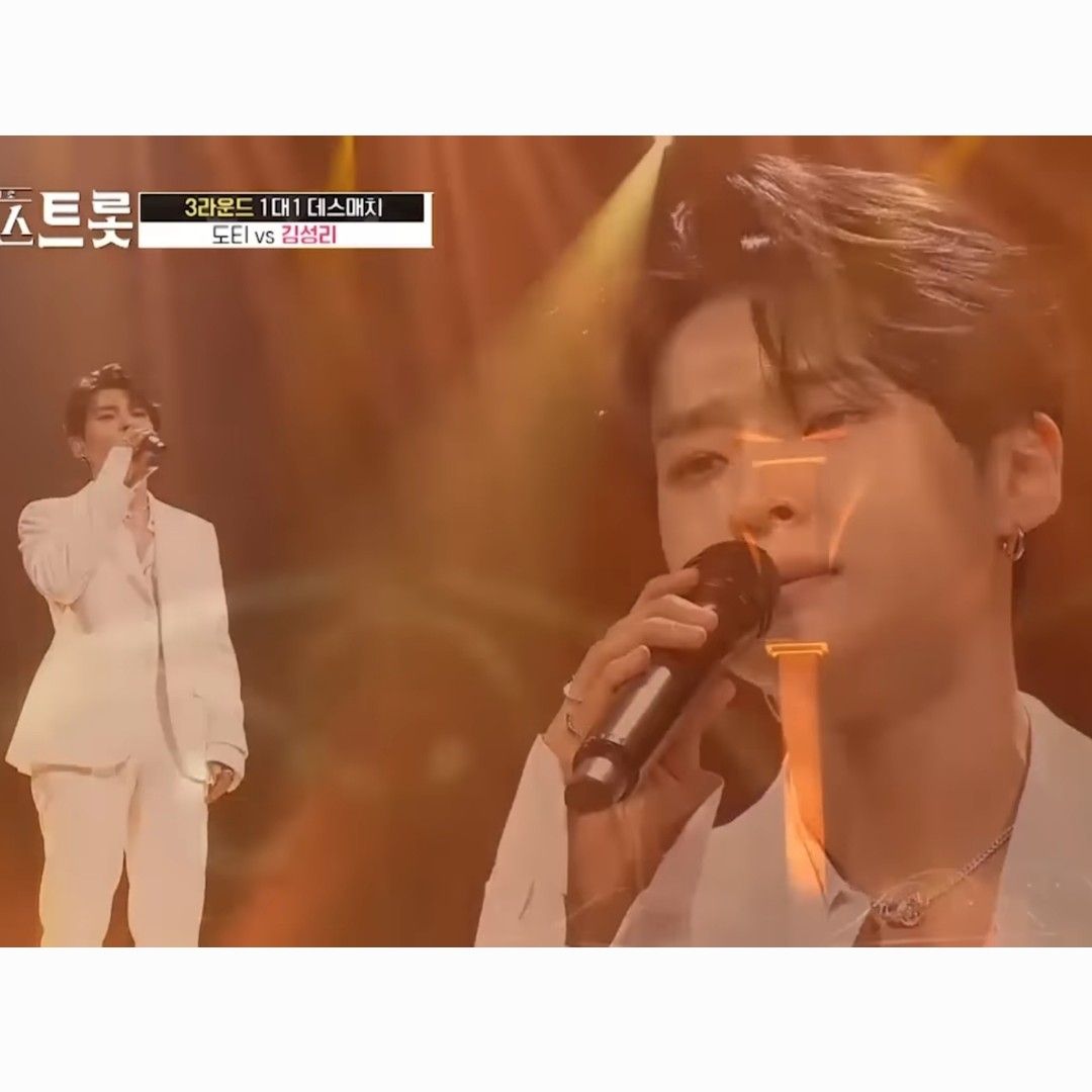 A moment captured by a fan of Seong Ri