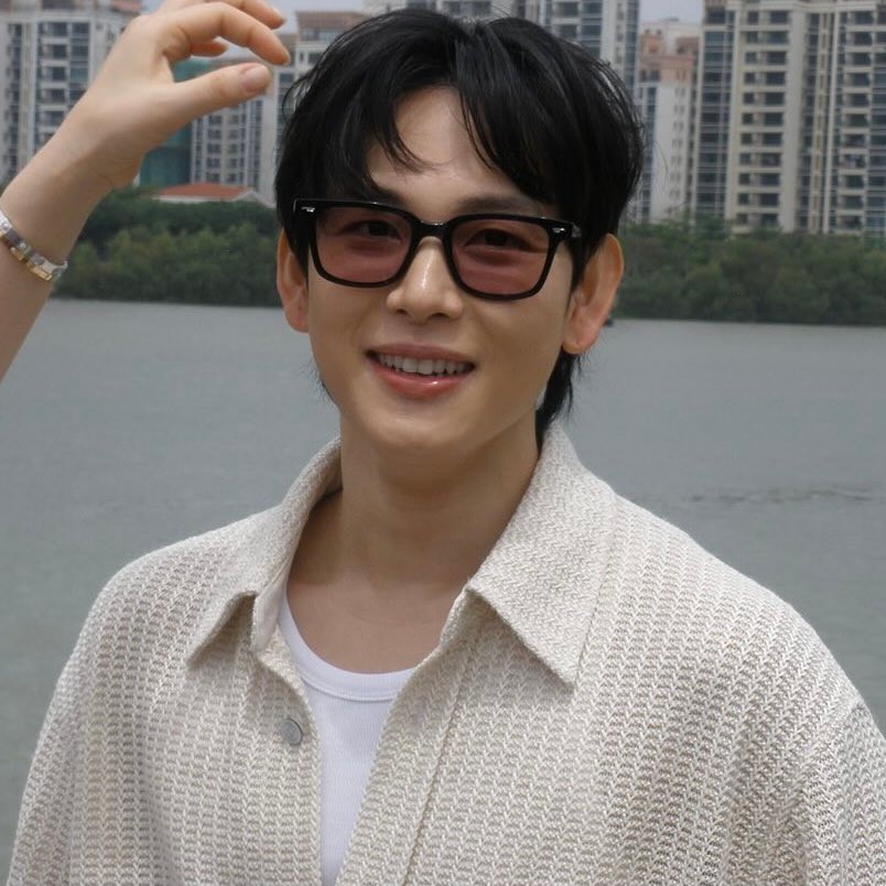 Behind-the-scenes cut of Lim Siwan