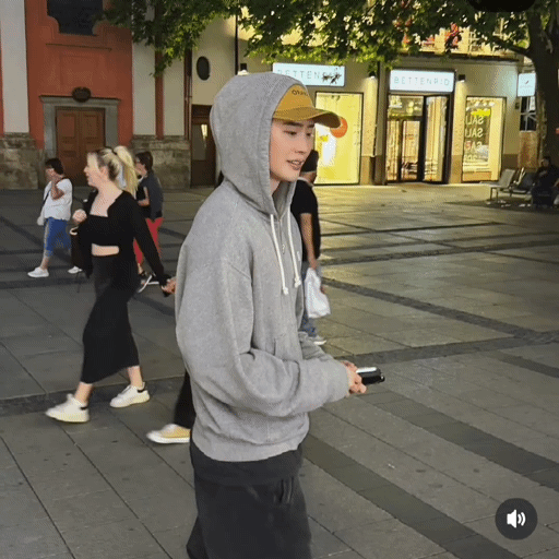 Behind-the-scenes cut of Lee Jongsuk