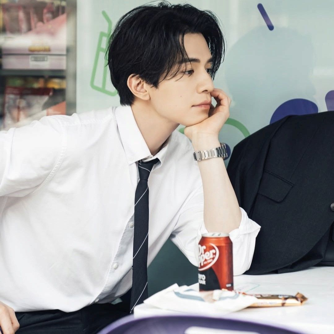 Recent activity shot of Lee Dongwook