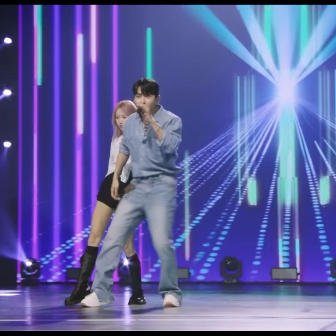 A moment captured by a fan of Seong Ri