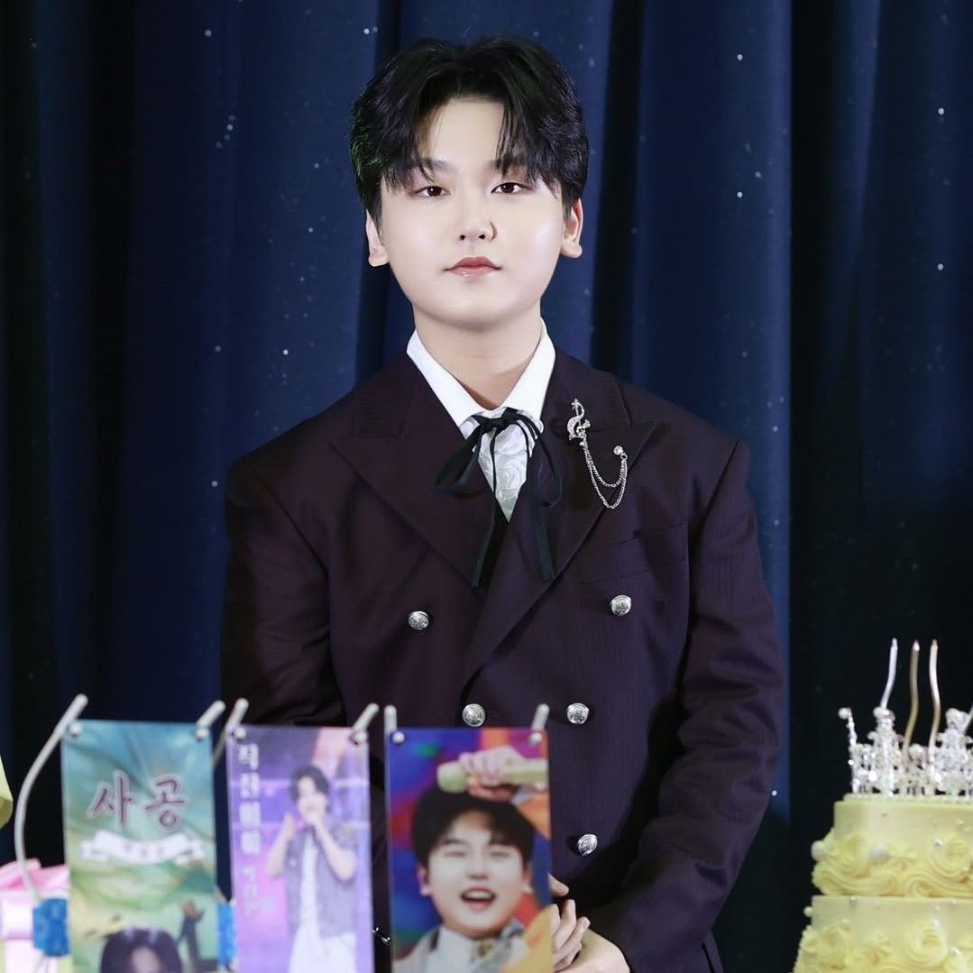 A moment captured by a fan of Park Sungon