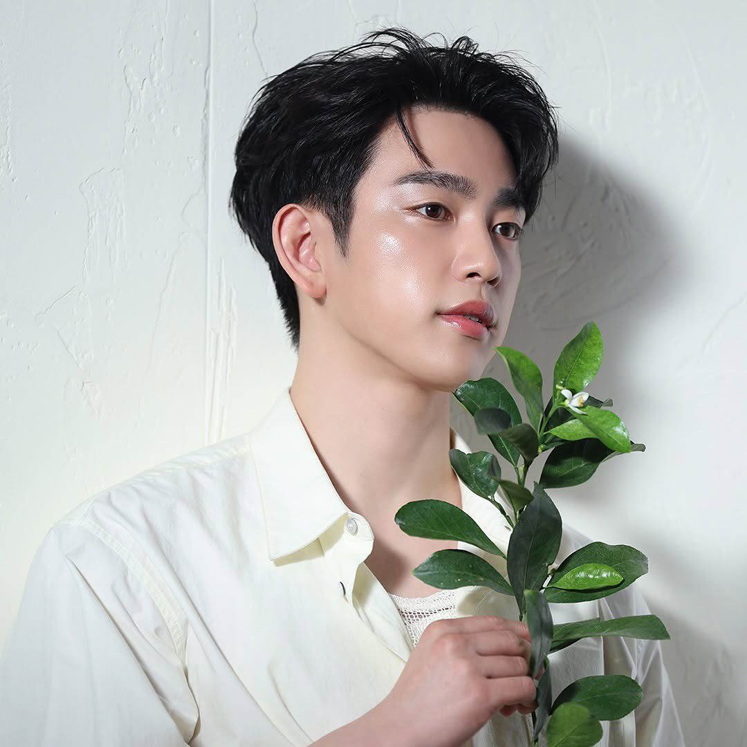 Latest photo of Park Jinyoung