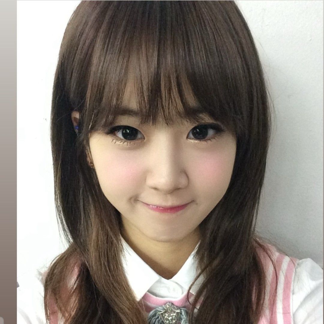 Behind-the-scenes cut of Kang Hyeyeon