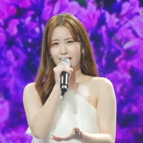 A moment captured by a fan of Oh Yujin