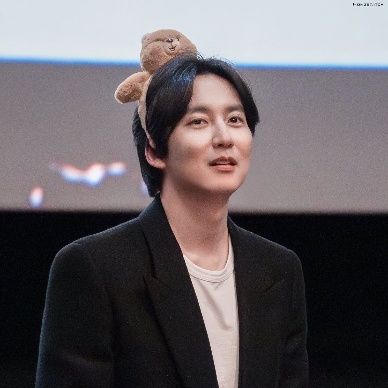 Behind-the-scenes cut of Kim Namgil