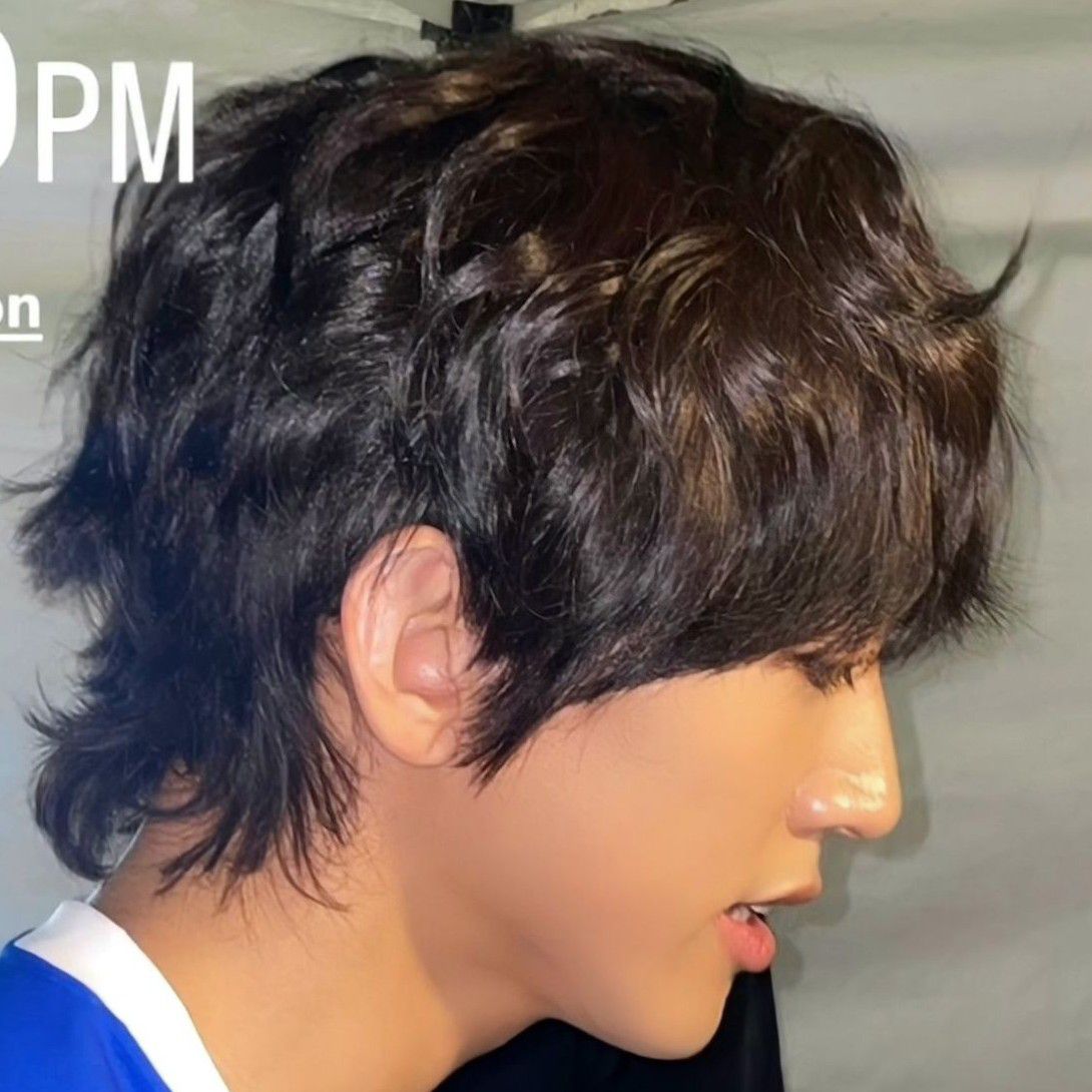 Behind-the-scenes cut of Lee Seungyoon